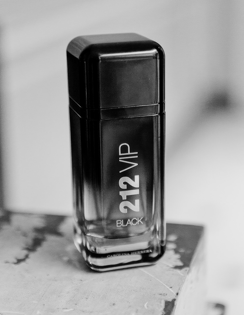Kit Eau de parfum Carolina Herrera 212 VIP Black para hombre