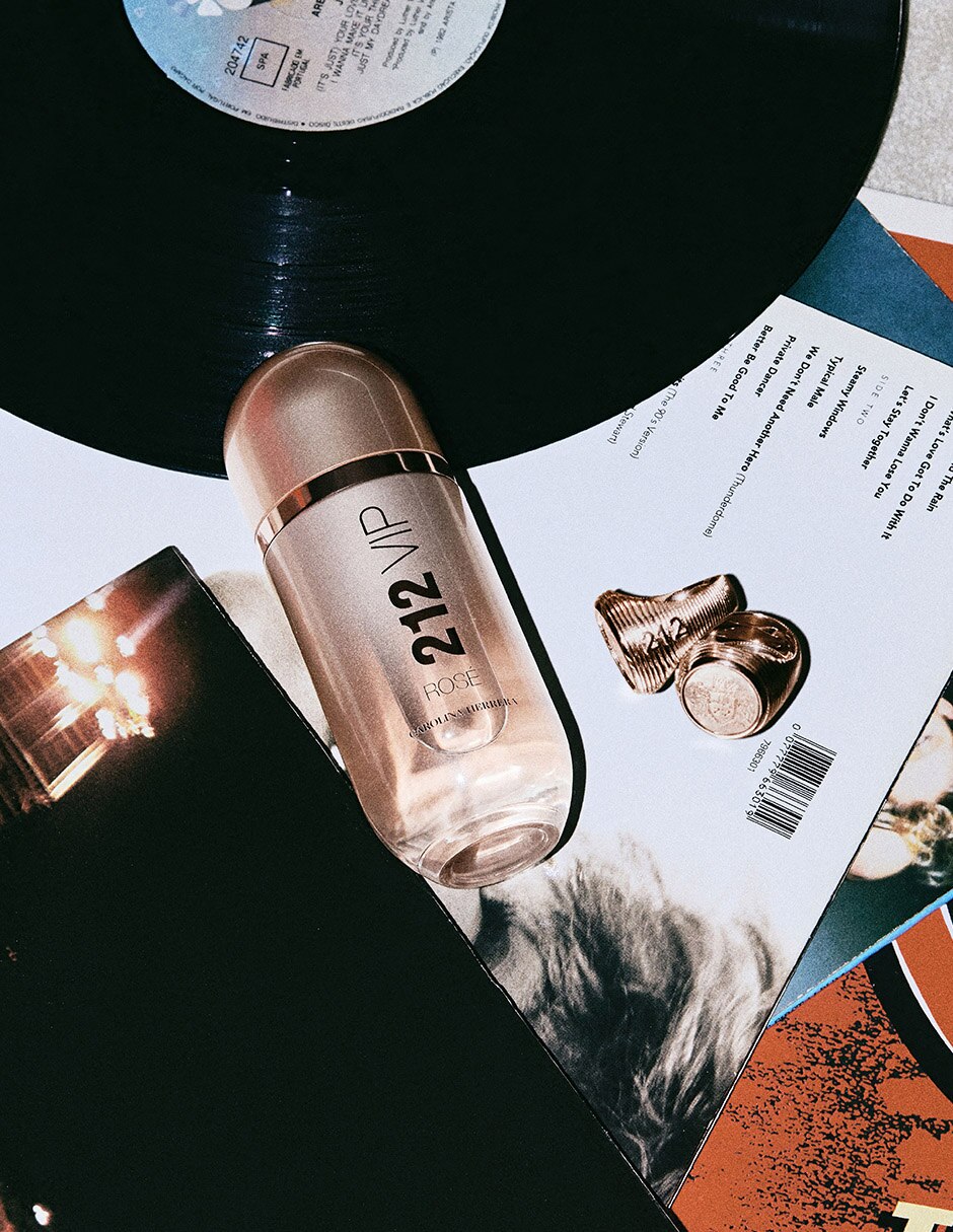Kit Eau de parfum 212 VIP Rosé para mujer 7